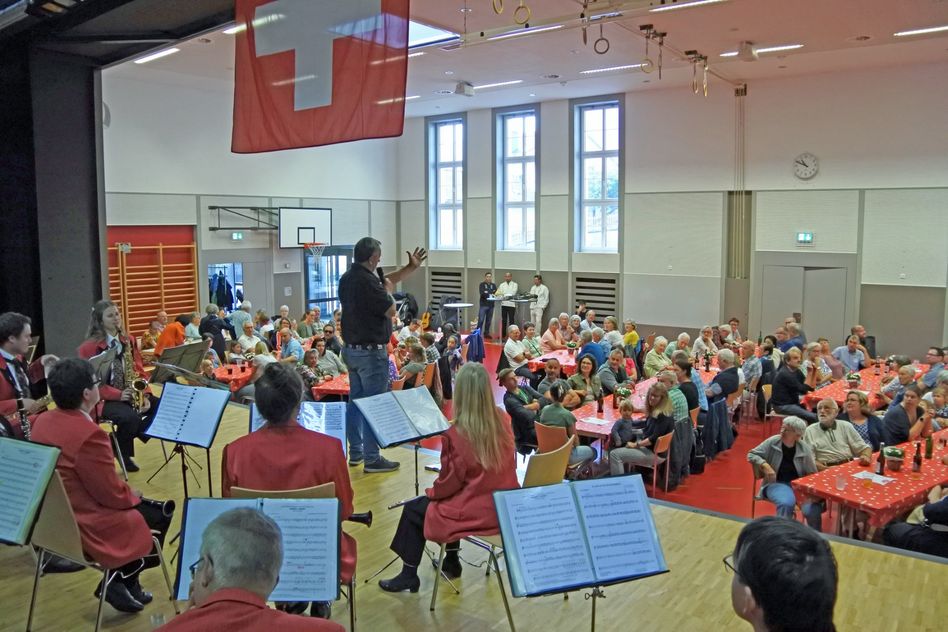 Die Gemeinde Glarus feierte den 1. August am Fusse des Wiggis