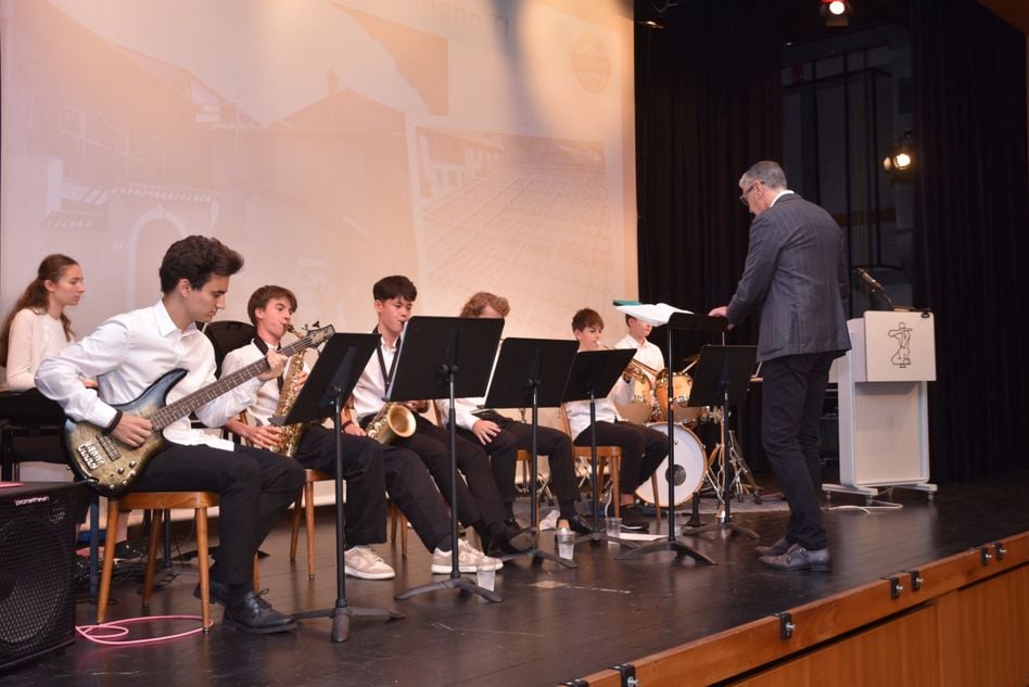 Die Big Band der Glarner Musikschule unter der Leitung von Francesco Giampa