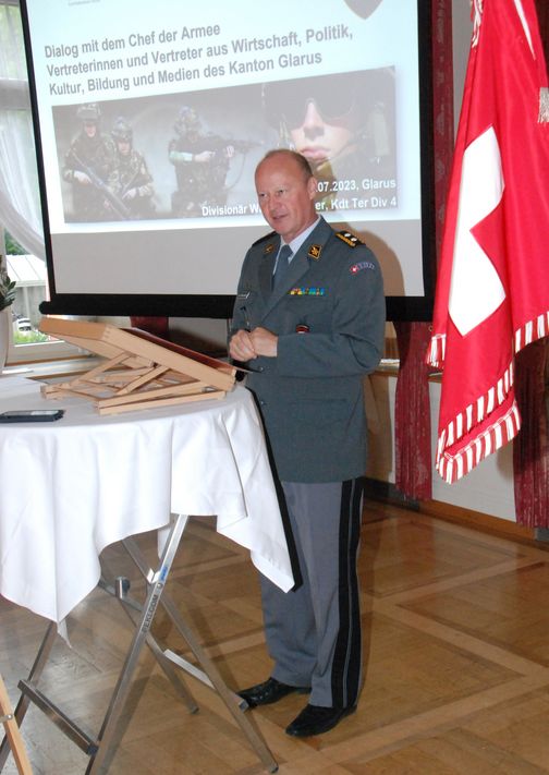 Divisionär Willy Brülisauer, Kommandant der Territorial-Division 4