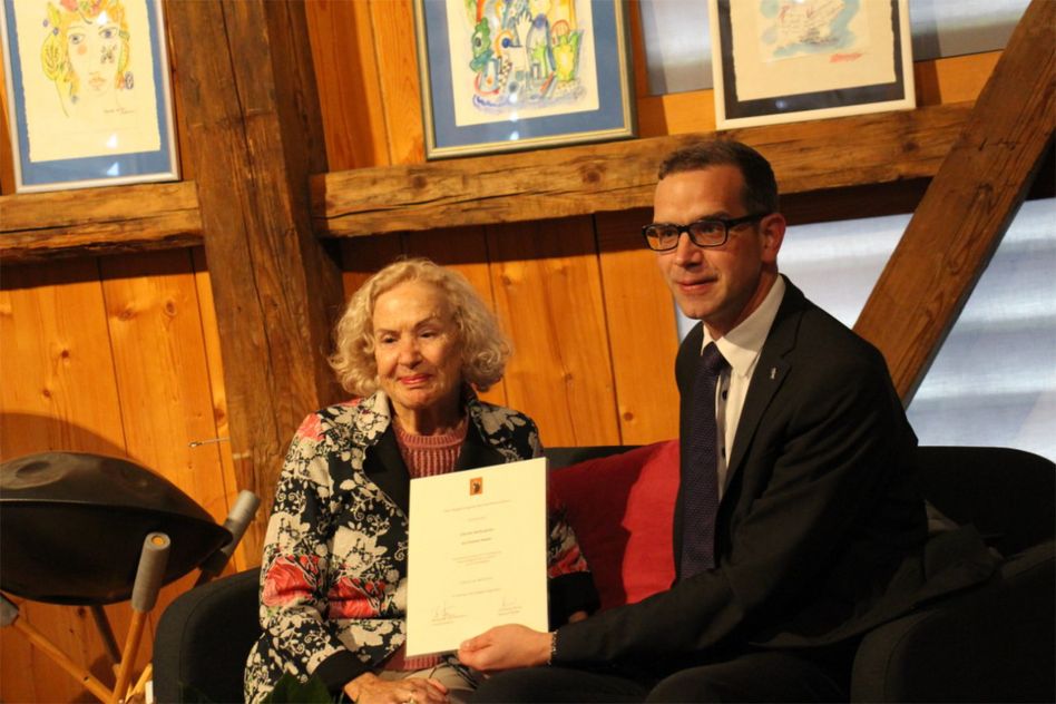 Schriftstellerin Eveline Hasler erhielt den Kulturpreis des Kantons Glarus. (Bild: ehuber)