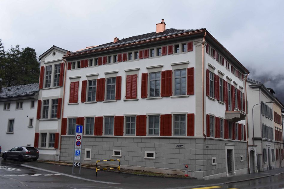Das &quot;Trümpy&quot;-Haus in Glarus nach der Fassadenrenovierung durch die Firma Knobel AG (Bilder: e.huber)