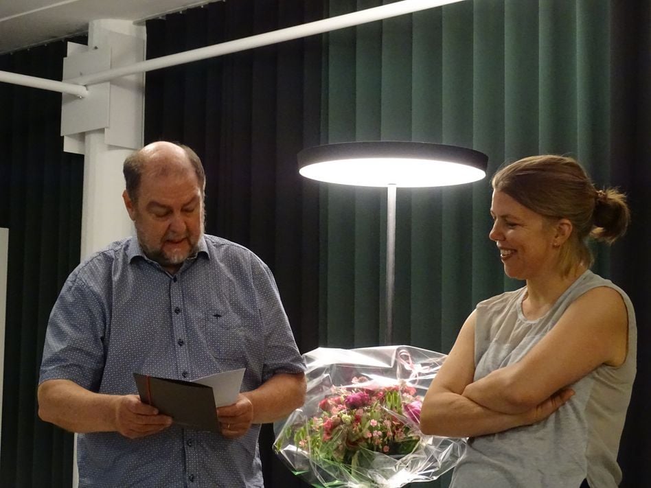 Kaspar Marti bedankt sich bei der scheidenden Direktorin Judith Welter nach sechs Jahren Leitung des Kunsthauses (Bilder: p.meier)