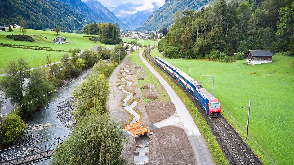 Attraktive Verbindung: Die S25 fährt direkt nach Zürich •( Foto: Samuel Trümpy)