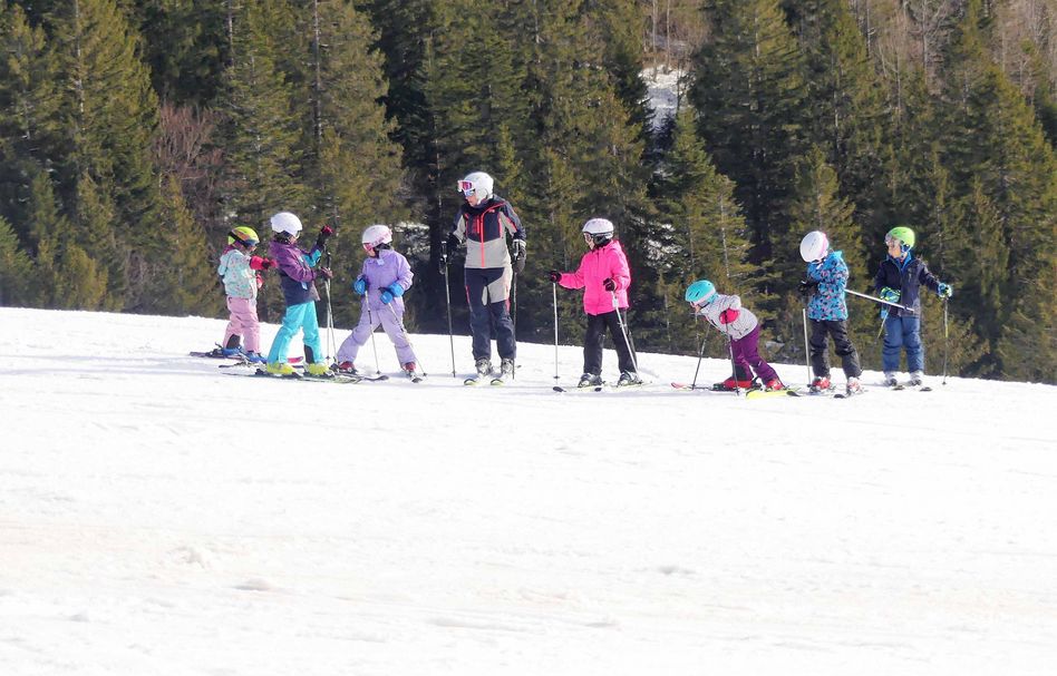 ie Skifahrer waren in Gruppen unterwegs (Bilder: zvg)