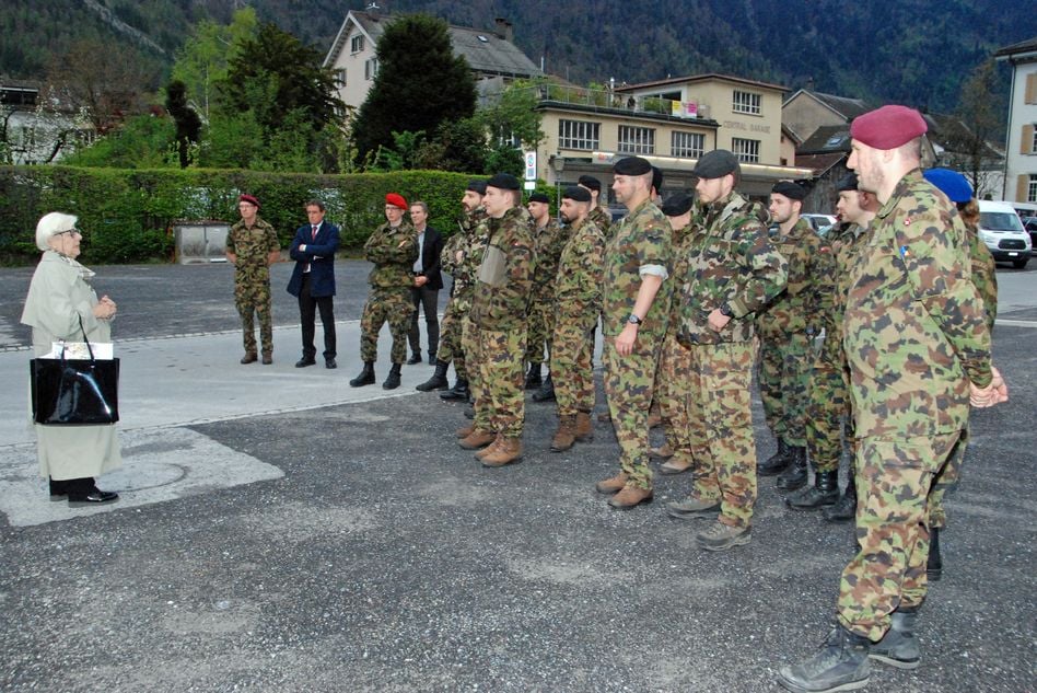 Truppenempfang des Mech Bat 14 auf dem Zaunplatz in Glarus (Bilder: hasp)