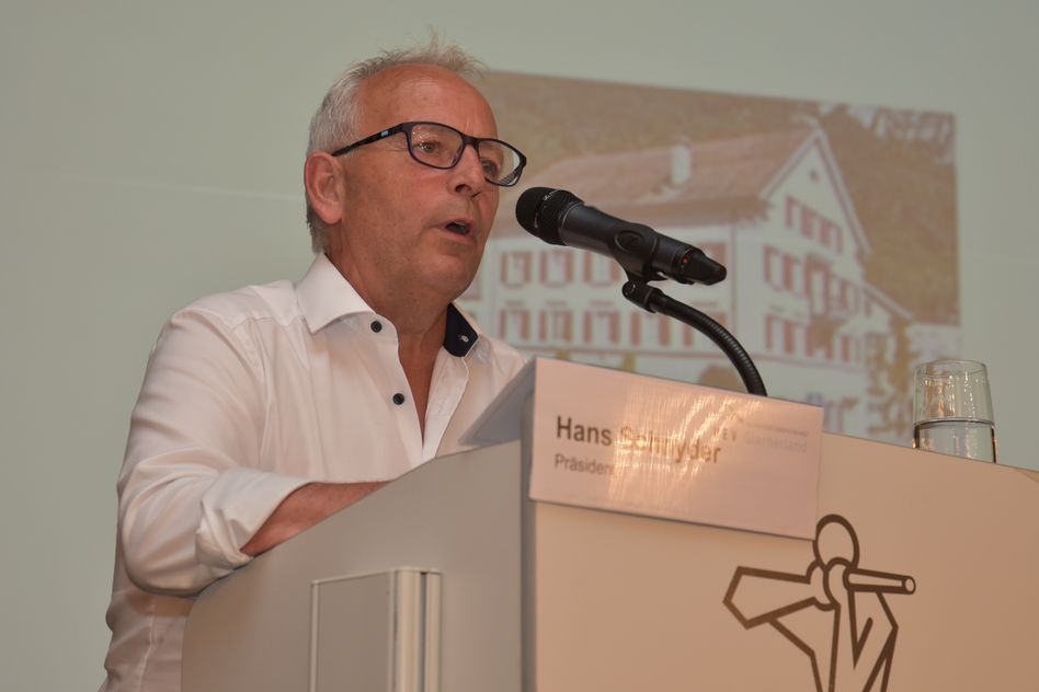 Hans Schnyder, Präsident des Hauseigen-tümerverbandes Glarnerland, (Bilder: j.huber)