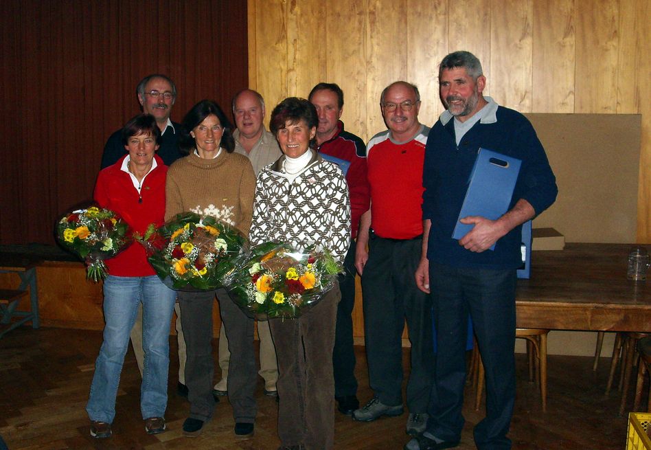 Die neu ernannten Freimitglieder des Skiclubs Elm (Bild: zvg.)