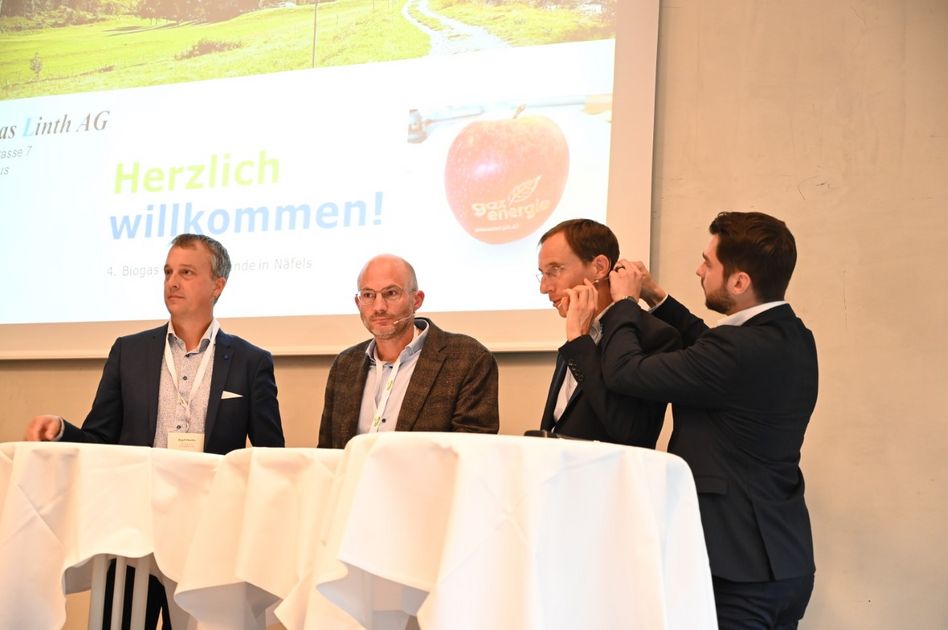 Das Podium mit Martin Zopfi, Boris Meier, Thomas Reinthaler und Moderator Florian Landolt (von links). (Foto: FJ)