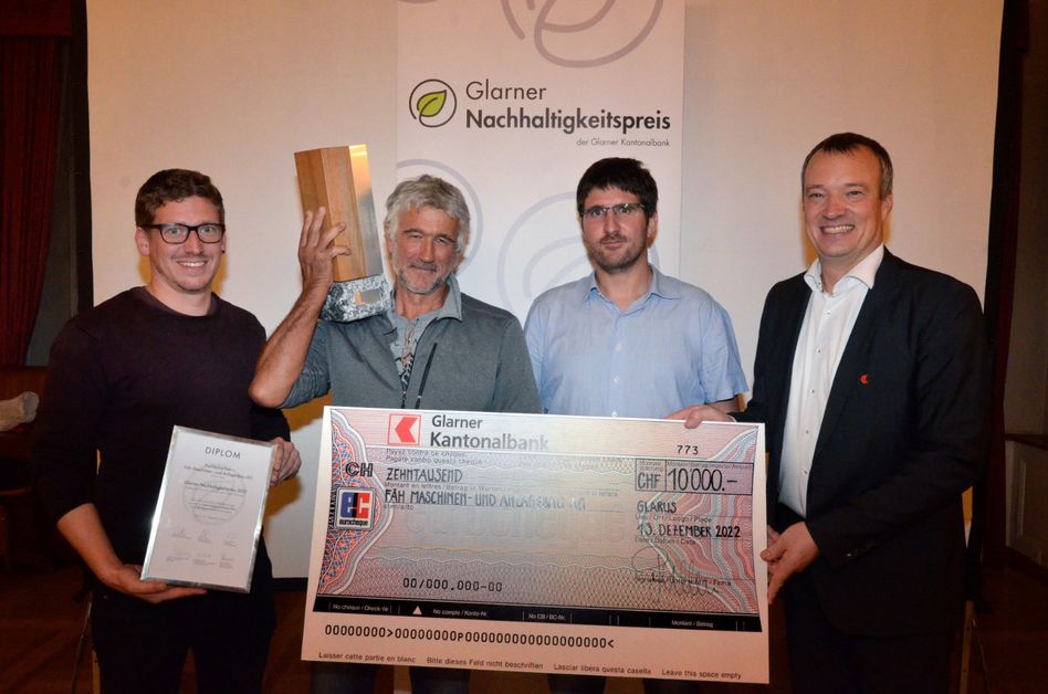 Die Firma Fäh AG gewinnt den ersten Glarner Nachhaltigkeitspreis der GLKB.