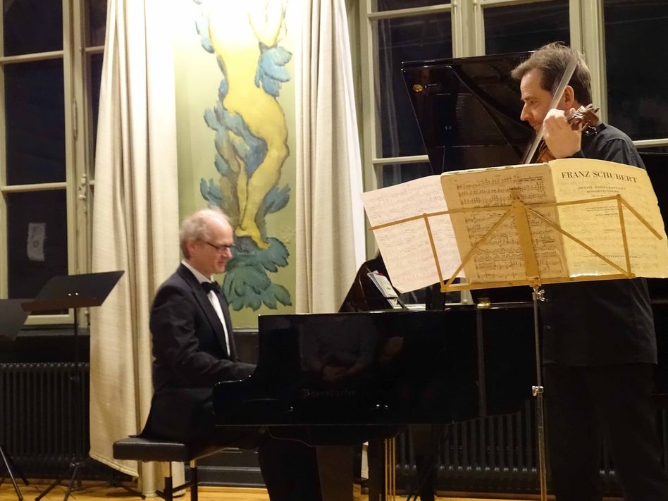 an -Philipp Schulze, Piano und Ulf Schneider, Geige