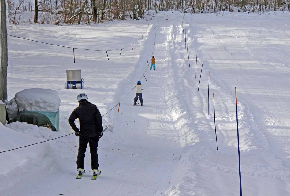 Die ersten Skifahrer auf der Mugiweid starten ins Abenteuer Wintersaison 2021