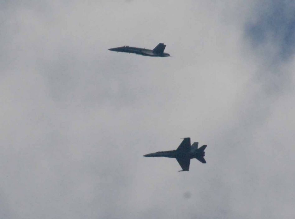 Mit F/A-18-Kampfflugzeugen eine ausserordentliche Lage getestet