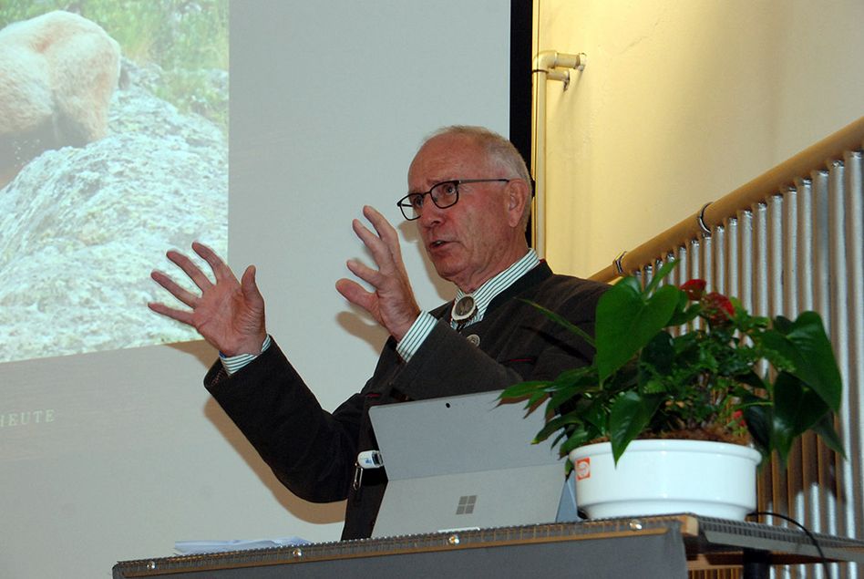 GLJV-Präsident Fritz Stüssi begeisterte mit seinem Vortrag mit dem Thema „Jagd einst und heute“