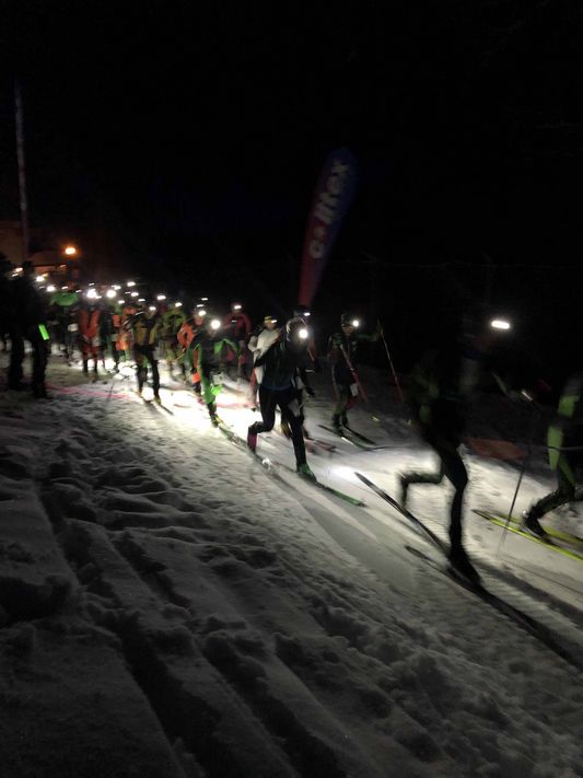 50 Nachtskitouren-Wettläufer rockten Braunwald