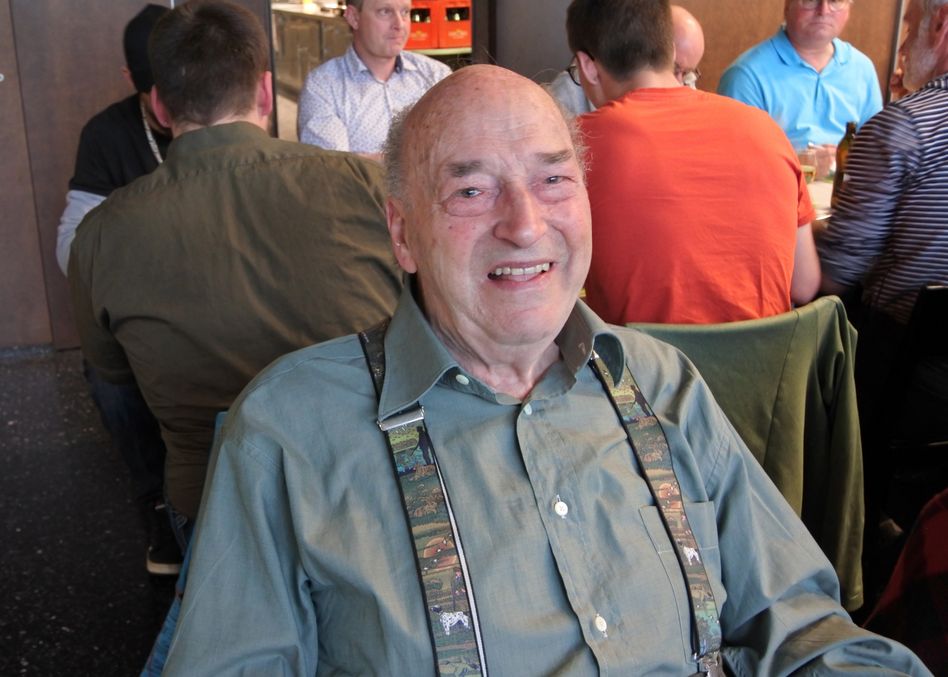 Albert Rothlin aus Bilten war mit 92 Jahren der älteste Teilnehmer an der 17. HV des Glarner Jagdvereins