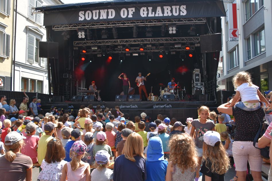 Impressionen vom Kinderprogramm im Rahmen . om GLKB Sound of Glarus (Bilder: e.huber)