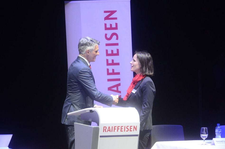 Den Sitz des Verwaltungsratspräsident übergibt Hansueli Leisinger an Jacqueline Grüninger- Ohlsson. (Bilder: jhuber)