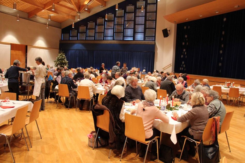 Impressionen von der Weihnachtsfeier im Gemeindezentrum in Schwanden. (Bilder: p.meier)