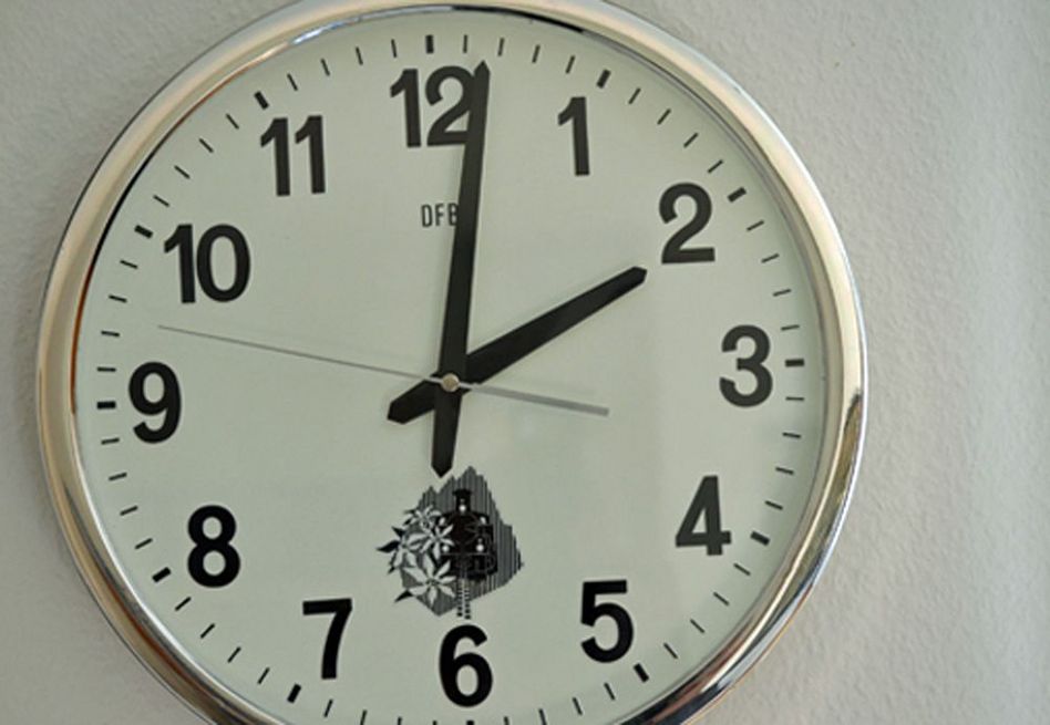 Nicht vergessen; morgen müssen die Uhren um eine Stunde zurückgestellt werden (Bild: e.huber)
