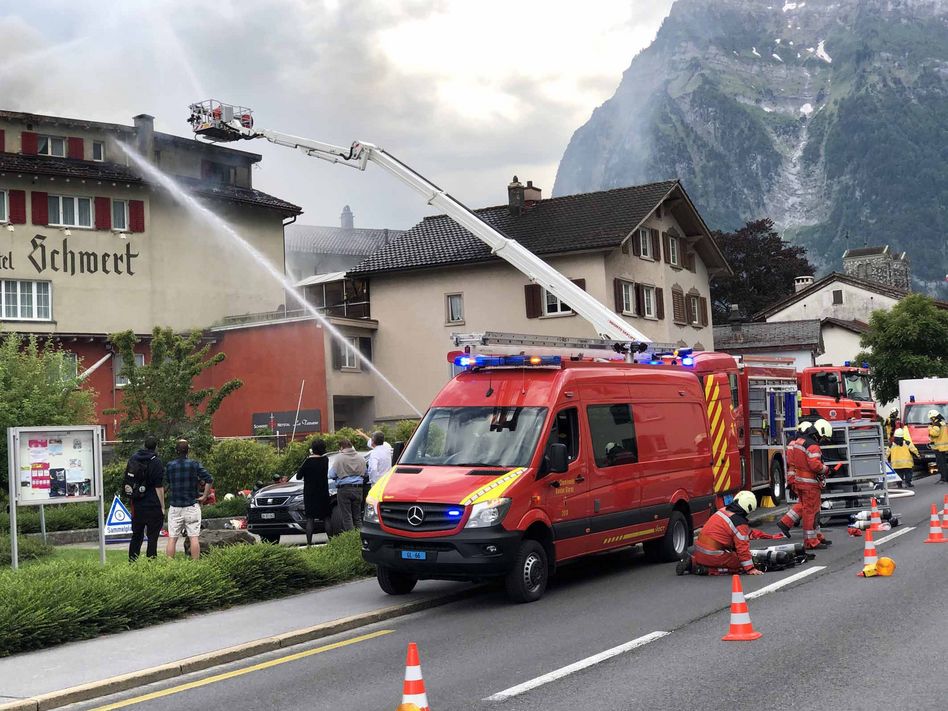 Das Hotel Schwert in Netstal fiel einem Grossbrand zum Opfer