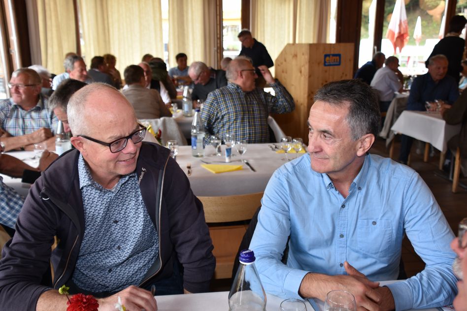 Zwei Gemeindepräsidenten im Gespräch; Thomas Kistler, Glarus Nord (links) und Angelo Umberg, Walenstadt.