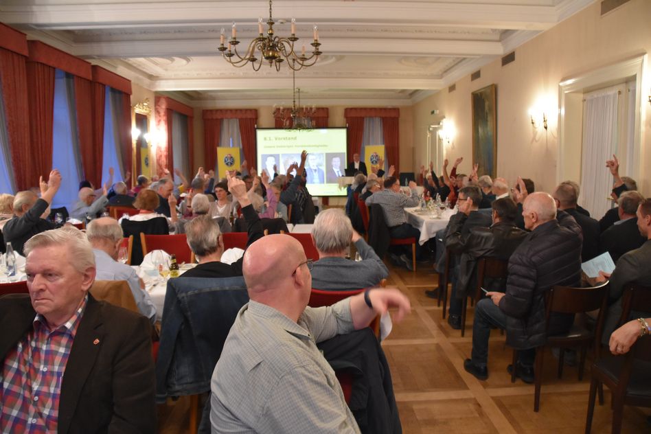 Impressionen von der Generalversammlung der TCS Sektion Glarus im Glarnerhof (Bilder: e.huber)