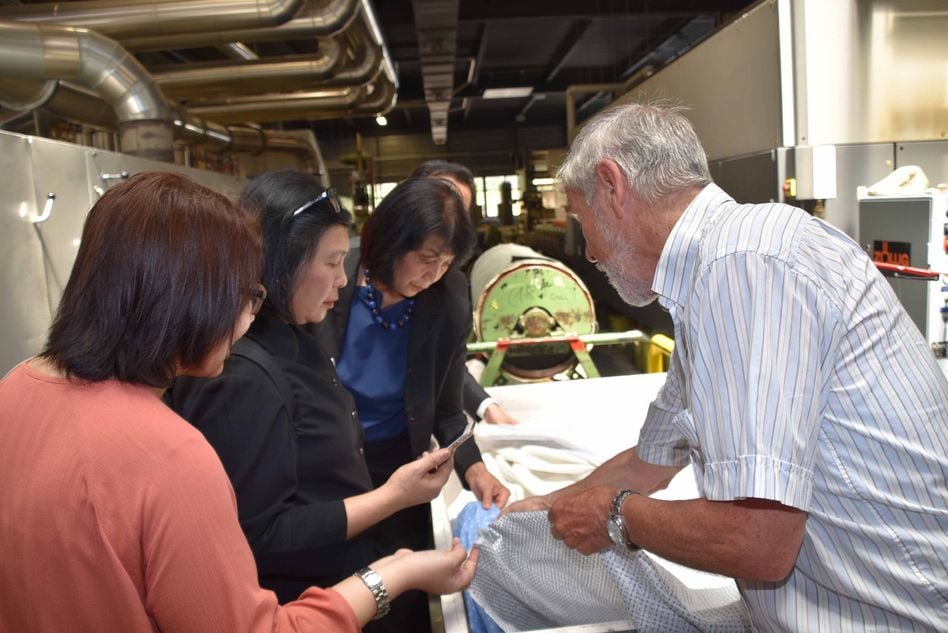 Hoher Besuch aus Thailand bei der Mitlödi Textildruck AG