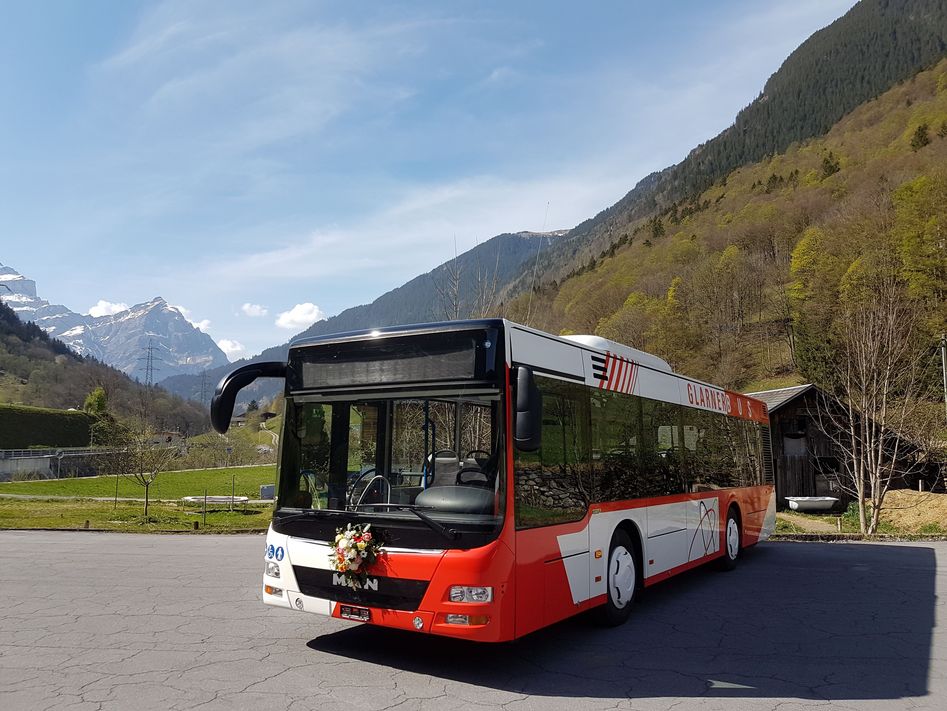 Der neue Bus der Autobetriebe Sernftal AG (Bilder: zvg)
