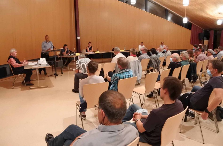Grosses Interesse für das Gemeinderatswahl-Podium im Jakobsblick in Niederuren (Bilder: hasp)