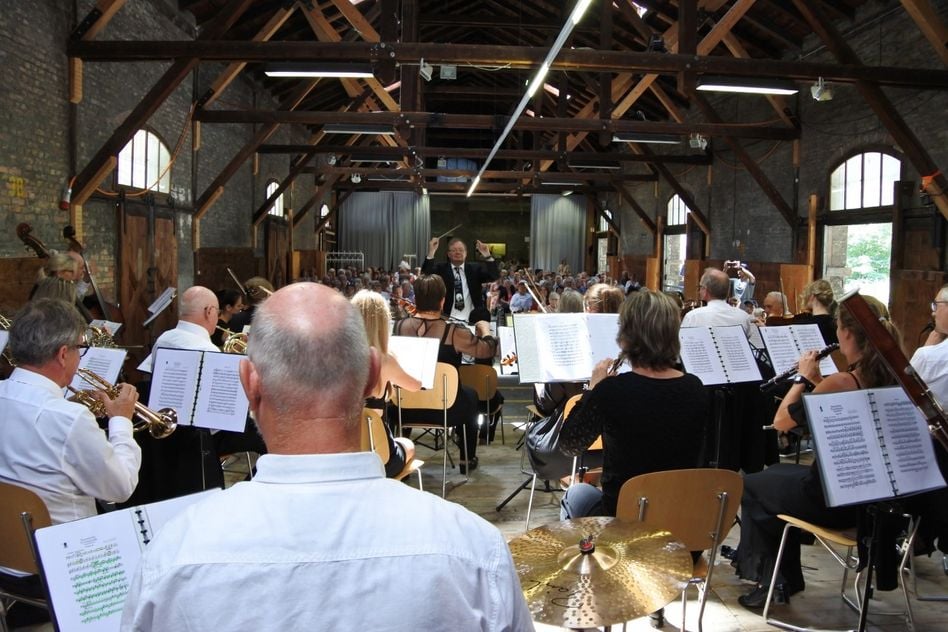 Musikalische Blumensträusse aus Wien im Güterschuppen in Glarus