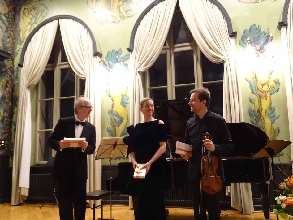 Olivia Vermeulen, Mezzosopran; Ulf Schneider, Violine und der Pianisten Jan – Philip Schulze (Bilder: p.meier)