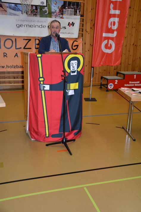 Mit launigen Worten die Grossgemeinde Glarus Süd vorgestellt: GP Mathias Vögeli