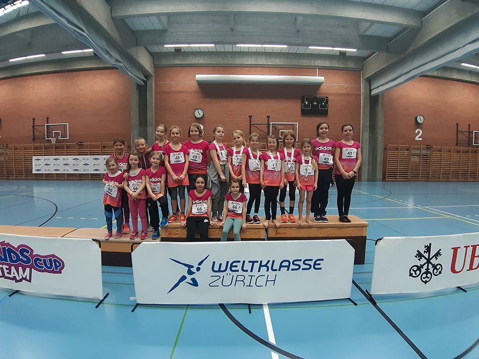 Gold und Bronze für die DTV Niederurnen Jugend am UBS Kidscup-Team in Chur