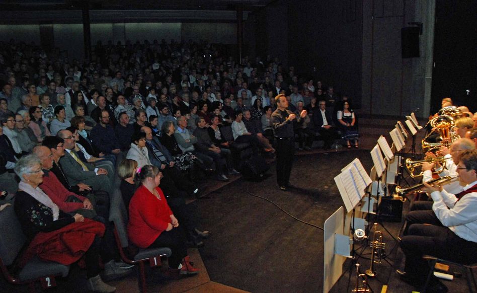 Das zahlreich anwesende Publikum war begeistert von den Vorträgen der Sarganserländer Musikanten