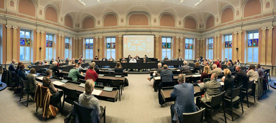 Gesamte Ansicht der Synode im Landratssaal (Bilder: j.göring)
