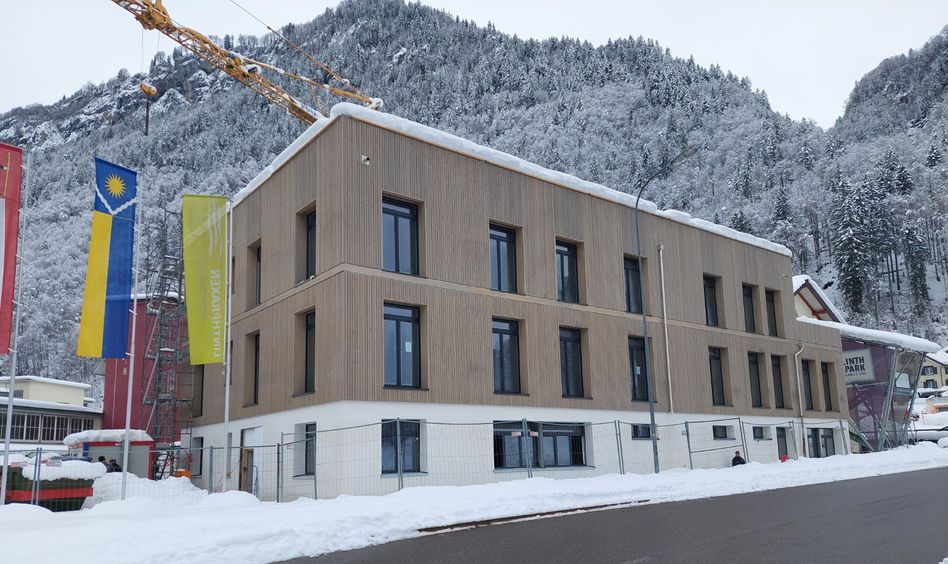 Die Arbeiten an COCO im Linthpark Glarus Süd gehen zügig voran und im nächsten Jahr steht dann bereits die Eröffnung an. (Bild: zvg)