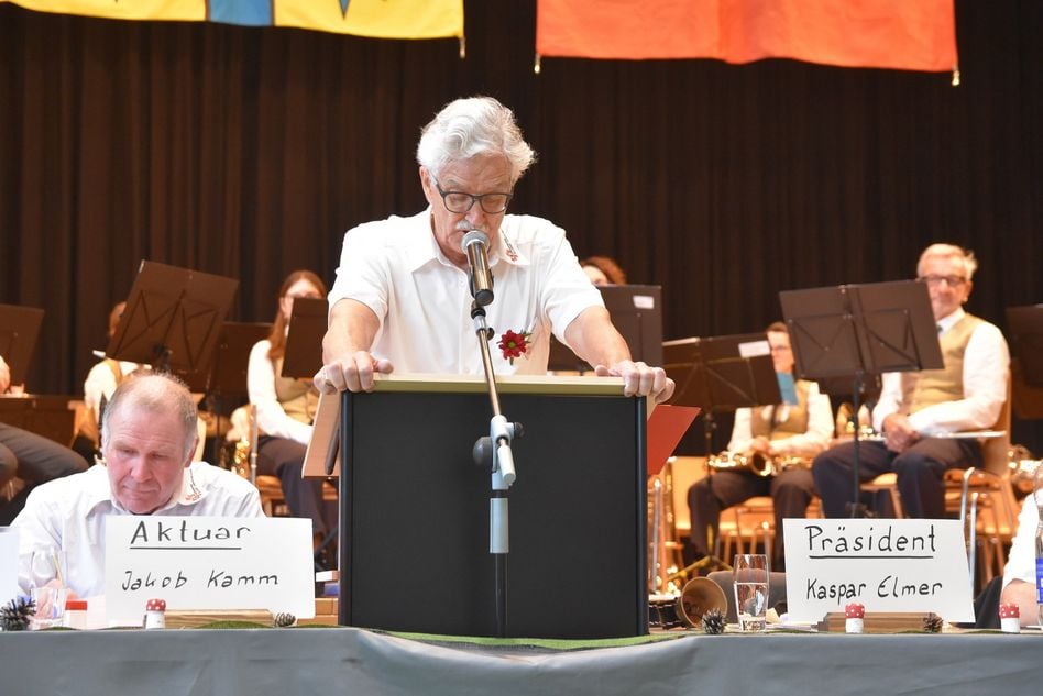 Kaspar Elmer, Präsident der Glarner Turnveteranen eröffnete die diesjährige Tagung (Bilder: martin c.mächler)