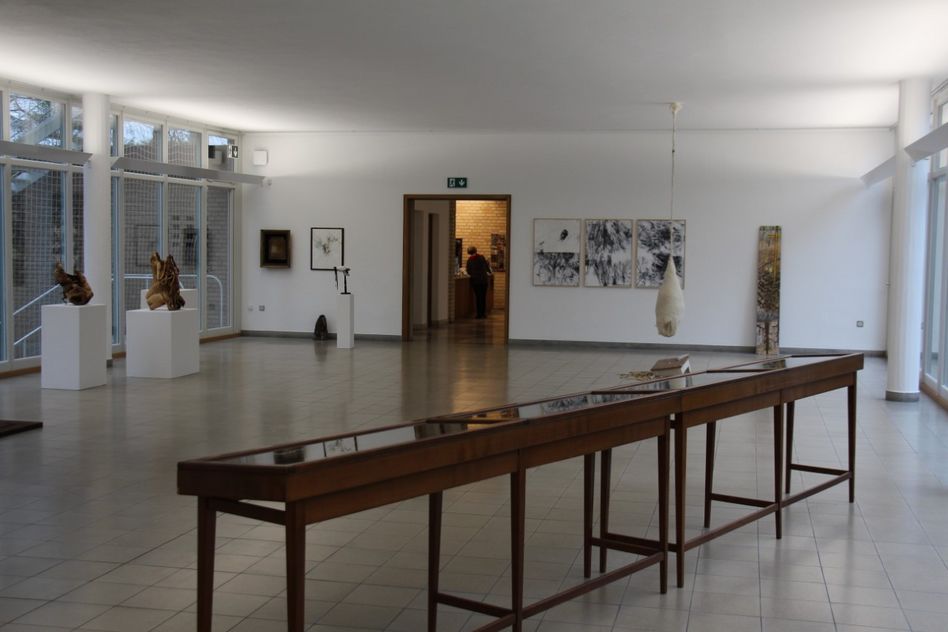 Begegnen mit Kunstschaffenden. Impressionen von der aktuellen Ausstellung im Kunsthaus Glarus (Bilder: peter meier)