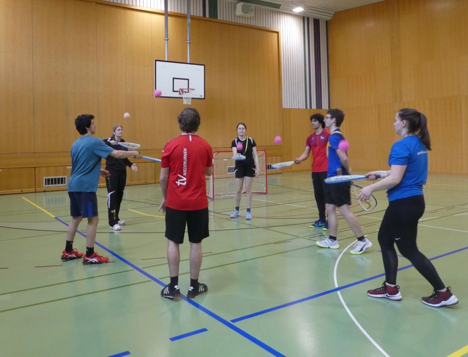 Smolball vereint Sportarten wie Tennis, Badminton und Unihockey
