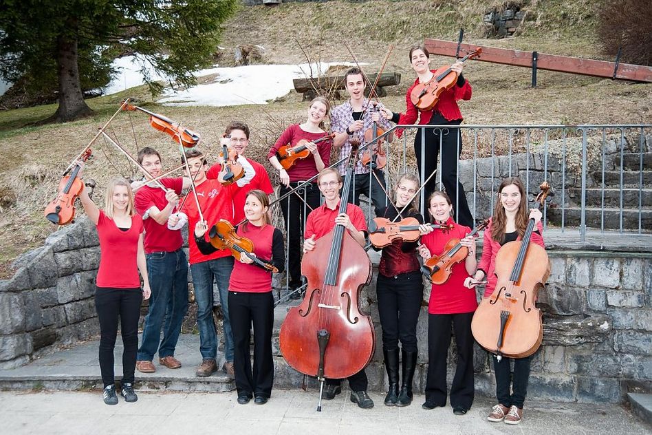 Seit 2009 tragen die «glarnerlandstriicher» als junges Orchester zur Kultur im Glarnerland bei.