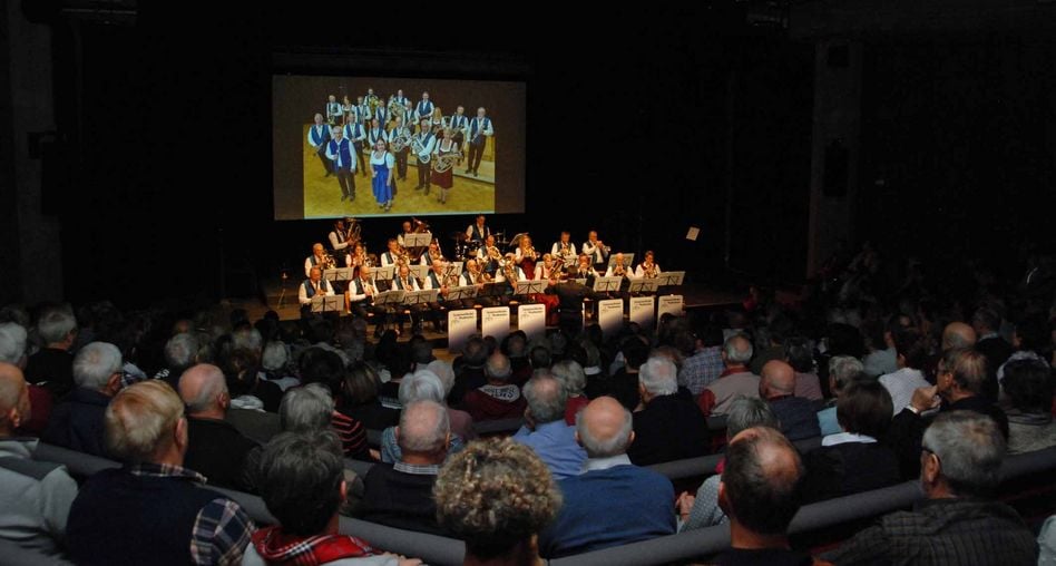 Das zahlreich anwesende Publikum war begeistert von den Vorträgen der Sarganserländer Musikanten