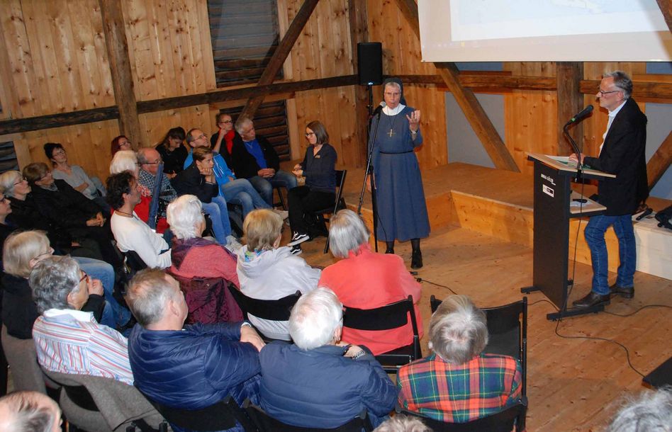 Ein Abend mit Ordensschwester Lorena Jenal im Anna-Göldi-Museum in Ennenda (Bilder: hasp)