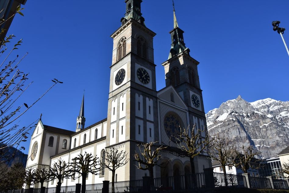 Die Glarner Stadtkirche (Bild: e.huber)