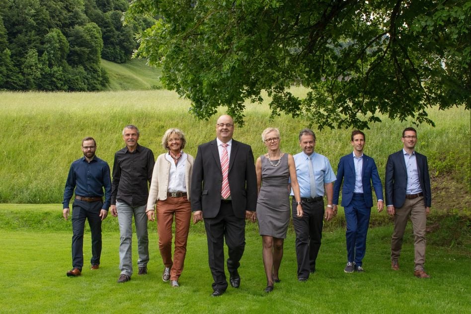 In Glarus Süd wurde mit Hans Rudolf Forrer nicht nur ein neuer Gemeindepräsident gewählt. Mit Stefan Maduz, Stefan Muggli, Hannes Schiesser, Gabi Aschwanden und Markus Marti wurde praktisch der gesamte Gemeinderat mit «Frischlingen» besetzt.