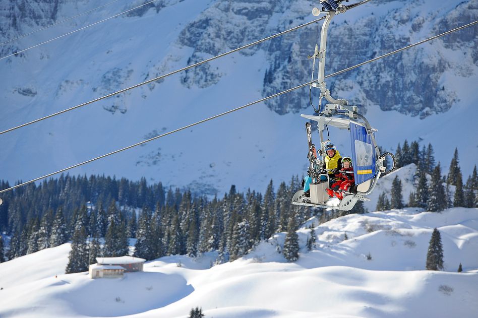 Wieder zum halben Preis Snowboarden, Skifahren und Schlitteln auf dem Abenteuerberg Braunwald (Bilder: maya rhyner)