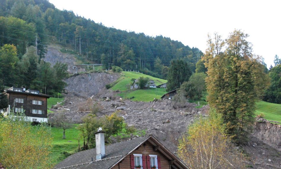 Der Erdrutsch bei der Wagenrunse in Schwanden, war und ist eines der grössten Naturereignisse im Glarnerland in den letzten Jahrzehnten…