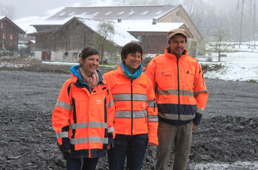 Für den Bodenschutz auf der Grossbaustelle «Linthal 2015» haben Kathi Guelland (Axpo)
