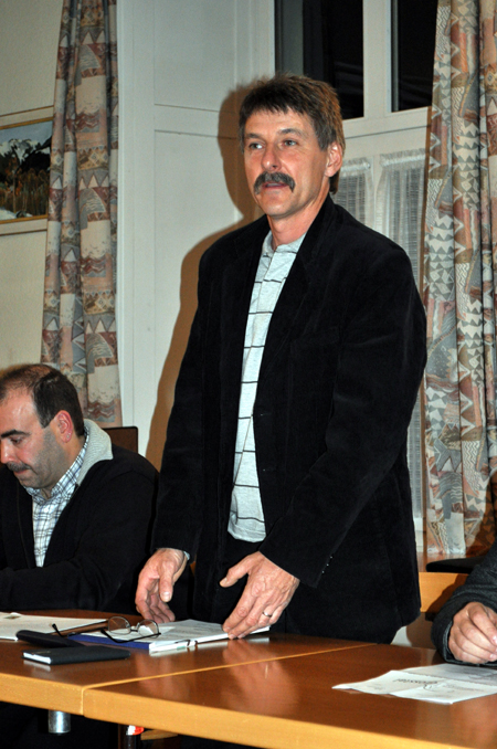 Daniel Sprüngli leitet durch die Versammlung. (Bild: zvg)