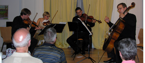 Das Amar-Quartett residiert während der ganzen Woche im Hotel „Bellevue“ in Braunwald und begeisterte bereits an ihrem Eröffnungskonzert alle Gäste in höchstem Masse. (Bild: rzw.)