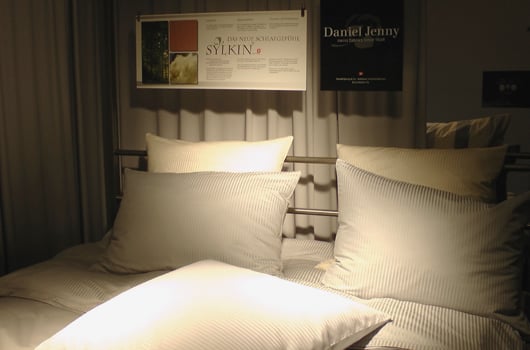 Ein ganz neues Schlaferlebnis: mit der Bettwäsche aus der Sylkin-Line der Daniel Jenny &amp; Co. (Bild: zvg)
